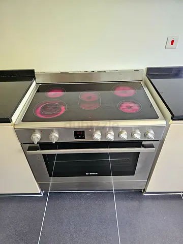Bosch Series 8 Electric Ceramic Cooking Stove/Oven 90×60cm size. 5-Burner, Mint Condition.