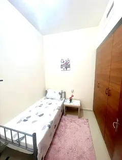 سكن راقى للبنات فقط بجوار المترو بدبى
