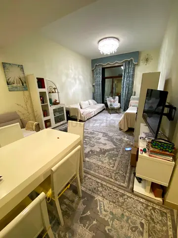 Decent girl shared bed space for rent mainly for uzbakistan or arabic