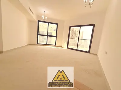 الجرف 3، عجمان، أول ساكن، غرفتان وصالة، 3 حمامات، بلكونتان، تكييف مركزي، 43 ألف، 4 دفعات.