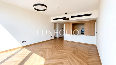 Top Floor | Upgraded Finishes | Vacant