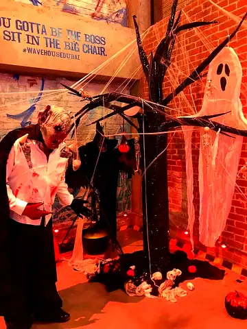 A SUPER SCARY HALLOWEEN CUSTOME FOR SALE - (UNISEX) - PREVIOUS CUSTOME PARTY WINNER 1ST PRIZE!!