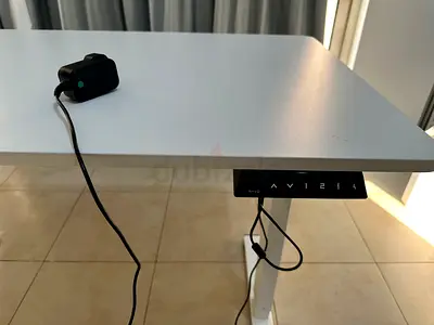 Electric Height-Adjustable Standing Desk - White Top, Single Motor