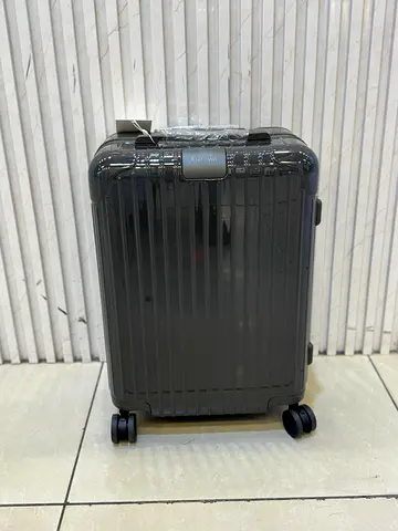 RIMOWA ESSENTIAL