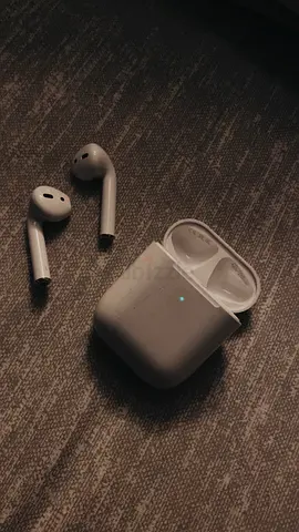 Apple AirPods-style True Wireless Earbuds with Charging Case