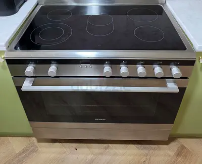 Siemens electric cooker 90 cm good condition for sale