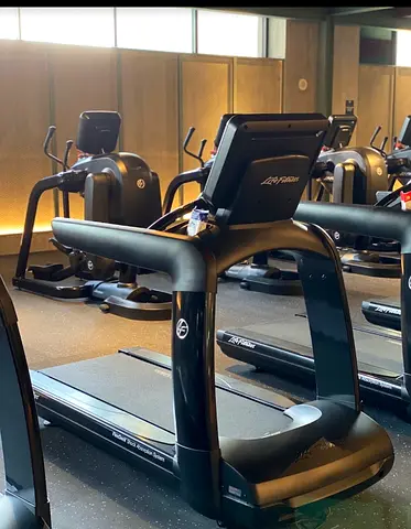 Warehouse gym khawaneej