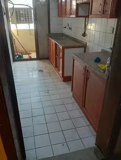 Room available for executive bachelors in Shabia 10 near Lulu exchange, NO COMMISSION