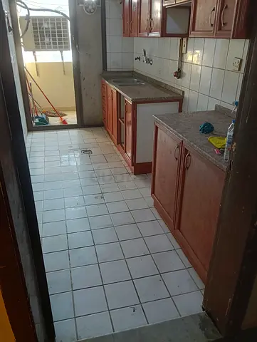 Room available for executive bachelors in Shabia 10 near Lulu exchange, NO COMMISSION