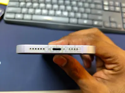 iPhone (lavender) - flawless condition