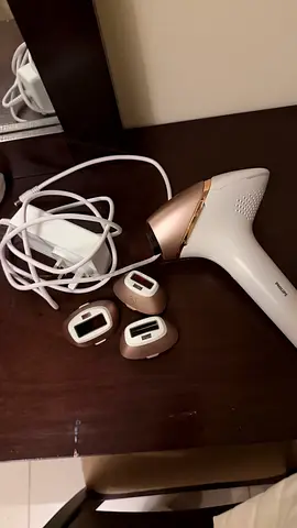 Philips Lumia At-home IPL hair removal device with 3 cartridges - good condition