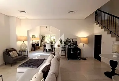 5 BR Villa | Private Pool & Garden | Vacant