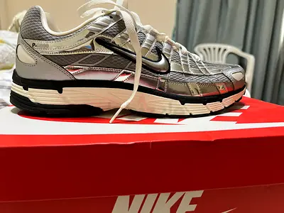 Nike p6000 Men's Silver/Black Running Sneakers - Size 11.5 US