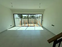 Single Row | inside Community | Multiple units
