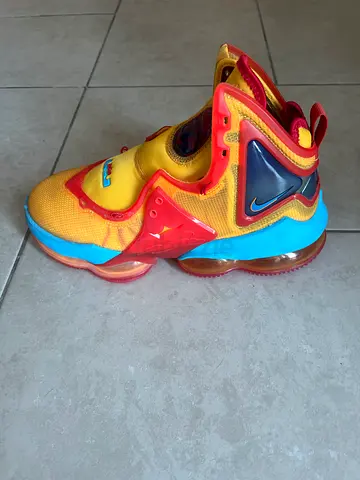 Lebron basketball shoes