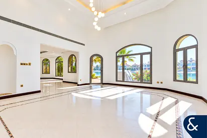 5 Beds | Furnished | Vacant | Immaculate