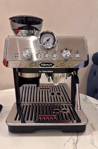 DeLonghi La Specialista Espresso Machine with Built-in Grinder