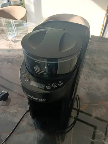 Baby Brezza New and Improved Formula Pro Advanced Formula Dispenser Machine - good condition