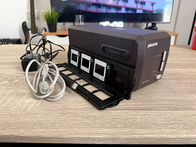 Plustek OpticFilm 8300i 35mm Film Scanner