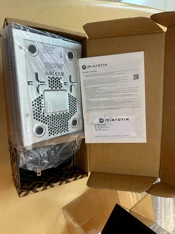 FORTINET FortiGate 100F- unused, with power cable and manual