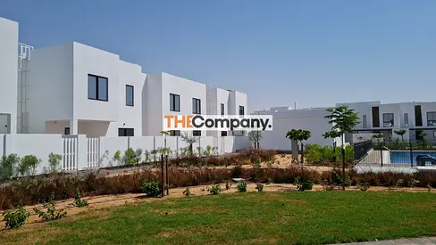 2BR+M | Private Pool | Single Row Townhouse