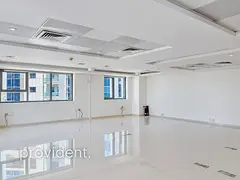 Unfurnished | 4 Parking | Vastu Unit | Vacant