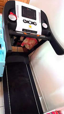 Pre-owned electric treadmill with digital console - good working condition