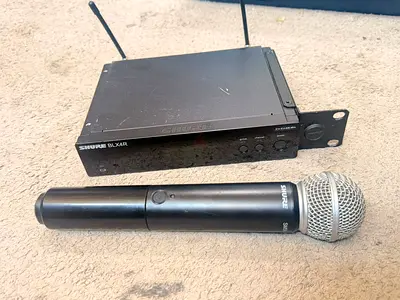 Shure BLX24 wireless receiver with handheld microphone (used)