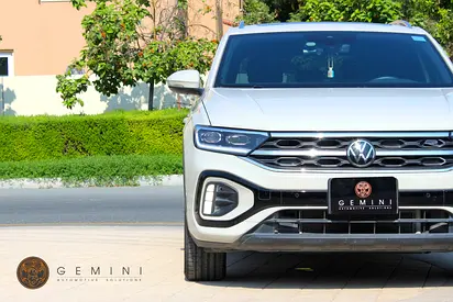 Volkswagen T-Roc R-Line 2023 w/ AGENCY SERVICE HISTORY