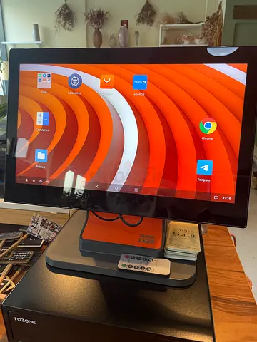 POS cash register system with touchscreen
