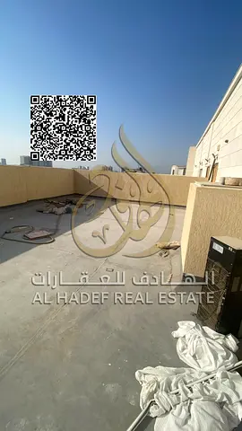 غرفتين وصالة وحمامين وروف خاص، غرفة ماستر ومساحة واسعة، الروضة 3 قرب أفري دي مول ومطعم الغواص، الإيجار 47 ألف سنوياً على 4 أو 6 دفعات، التأمين شيك لا.