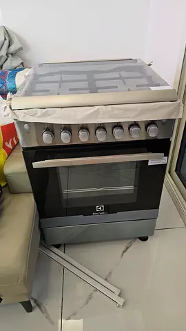 Electrolux freestanding gas cooker with oven - nearly new