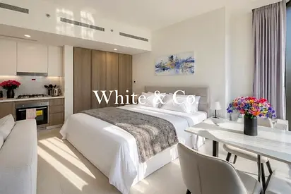 Modern Studio with Balcony | LIV Marina