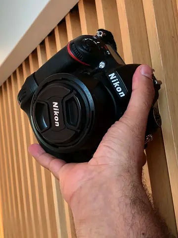 عرض للبيع – كاميرا نيكون D600 مع إكسسوارات.       For Sale – Nikon D600 Camera with Accessories
