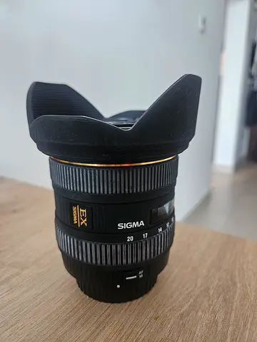 Sigma 10-20mm f/4-5.6 EX DC HSM Ultra-Wide Angle Lens for Canon DSLR + Lens Hood