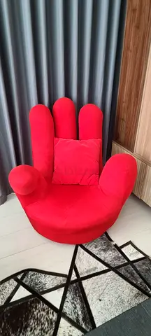 Red Hand-Shaped Accent Chair — Comfortable Novelty Lounge Seat