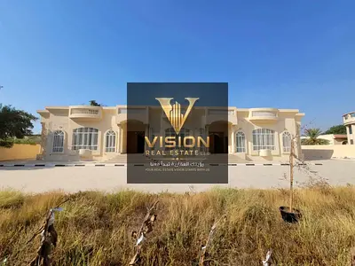 فيلا مميزة للايجار السنوي بموقع استراتيجي وحيوي خلف كنتاكي في شارع الملك فيصل فرصة رائعة للعائلات الباحثة عن السكن المريح والمساحات الواسعة والخصوصية