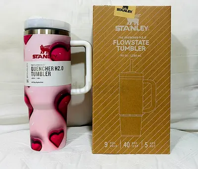 Stanley Quencher H2.0 FlowState 40oz Tumbler (Pink Hearts) – Brand New