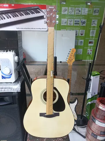 Yamaha F310 Acoustic Guitar - Natural Finish