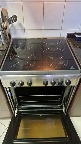 Indesit  full electric cooker[60x60]