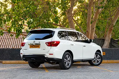 2019 Nissan PATHFINDER photo 3