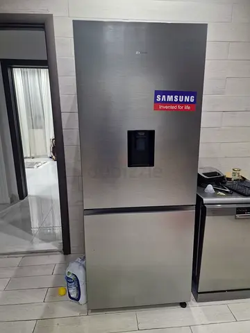 Samsung Bottom-Freezer Refrigerator with Water Dispenser - Stainless Steel