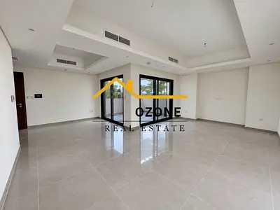 🌿 Elegant 3BR Townhouse | Private Garden Corner | Beautiful Hedge Landscaping | Sustainable City Living