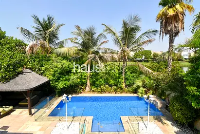 Lake View | Private Pool | AMC Included
