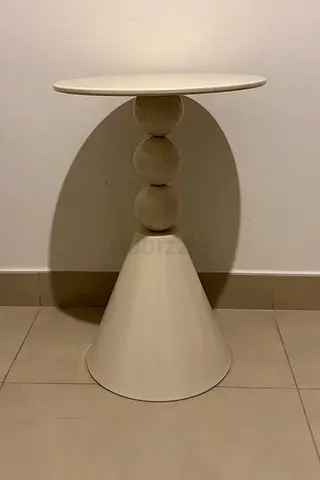 Cream Sculptural Side Table – Stacked Spheres