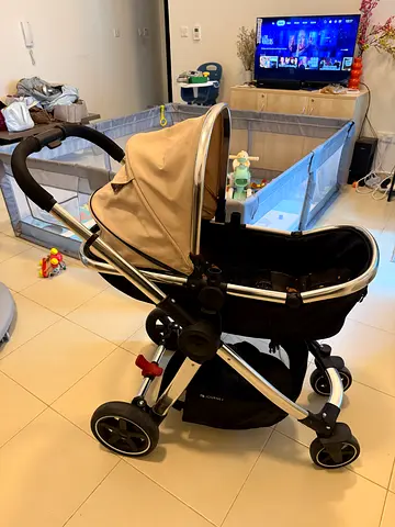 Lightweight pram stroller with bassinet - good condition Mothercare