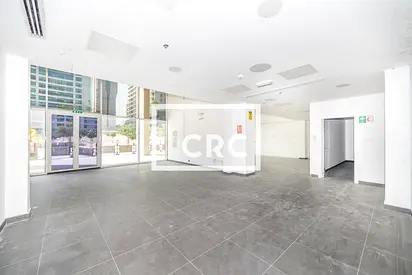 Fully Fitted Units | High Ceiling | Ready