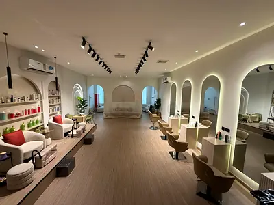 Fully Equipped Modern ladies Salon for sale
