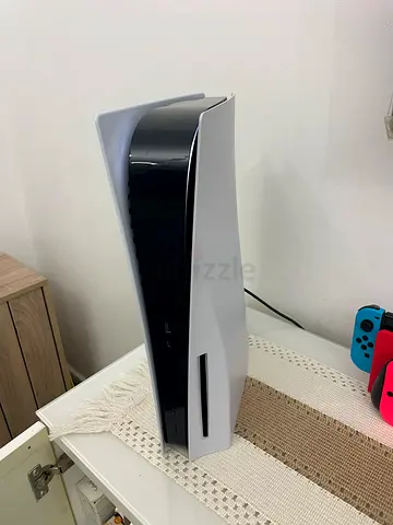 Ps5 fat disc like new with one controller for 1800
