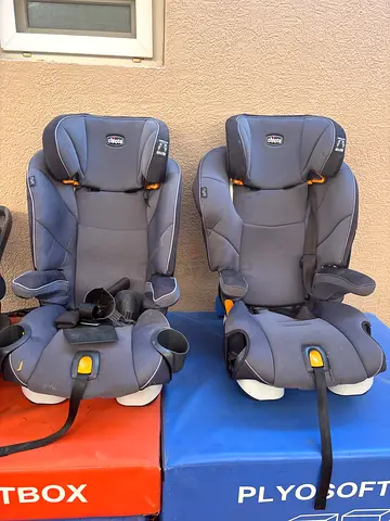 Pair of Chicco Child Car Seats / Boosters - Good Used Condition